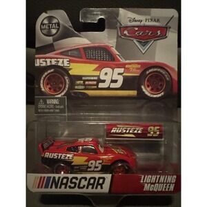 Disney / Pixar Cars Cars 3 NASCAR Lightning McQueen Diecast Car
